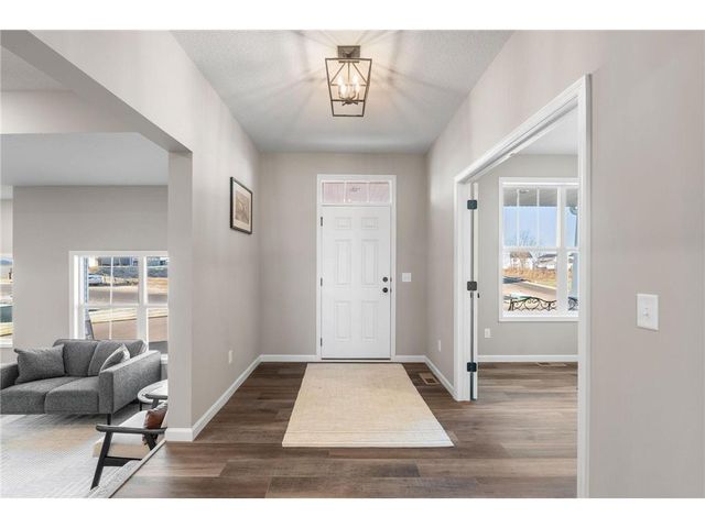 904 Pine Vale Avenue, Somerset, WI 54025