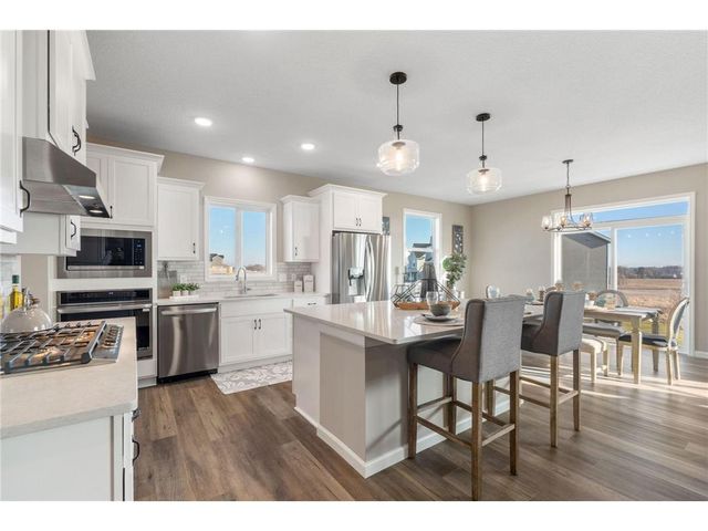 904 Pine Vale Avenue, Somerset, WI 54025