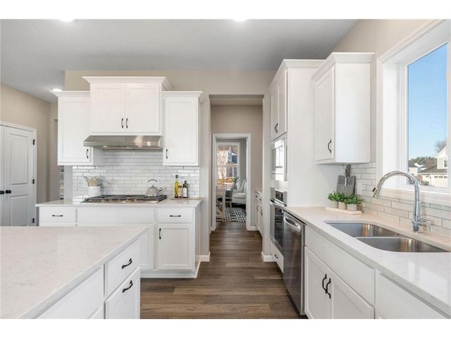 904 Pine Vale Avenue, Somerset, WI 54025