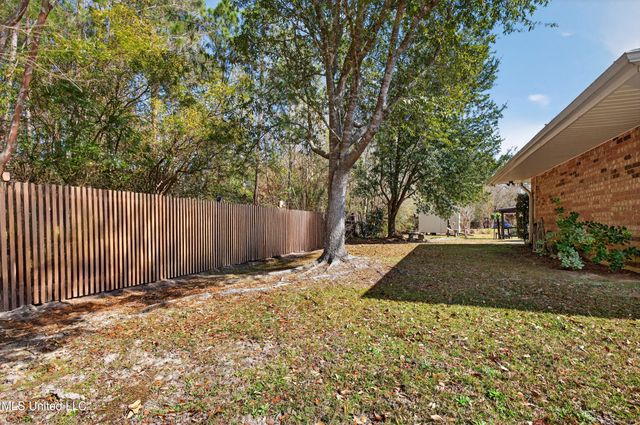 8938 Hanalei Circle, Diamondhead, MS 39525