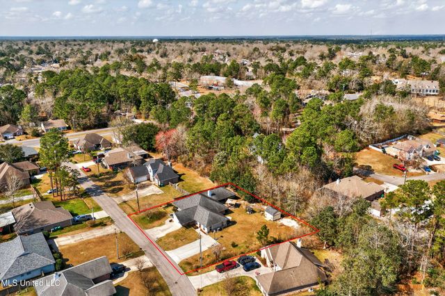 8938 Hanalei Circle, Diamondhead, MS 39525