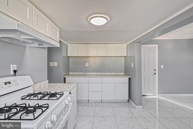 230 S JOHNSON ST, Harrisburg, PA 17112