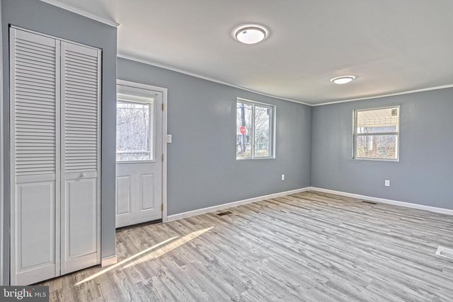 230 S JOHNSON ST, Harrisburg, PA 17112