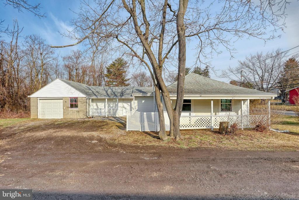 230 S JOHNSON ST, Harrisburg, PA 17112