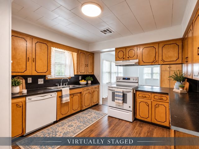 4728 E 4th Place, Tulsa, OK 74112