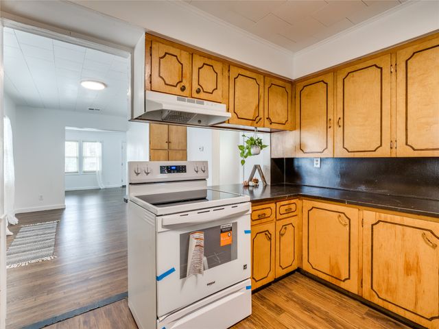 4728 E 4th Place, Tulsa, OK 74112