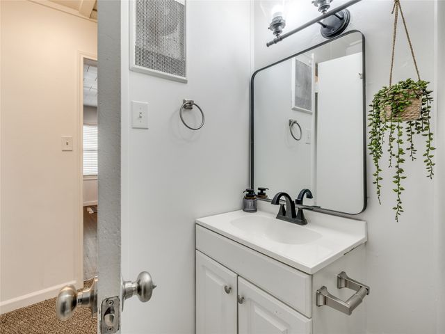 4728 E 4th Place, Tulsa, OK 74112