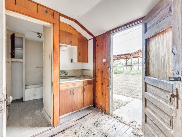 4728 E 4th Place, Tulsa, OK 74112