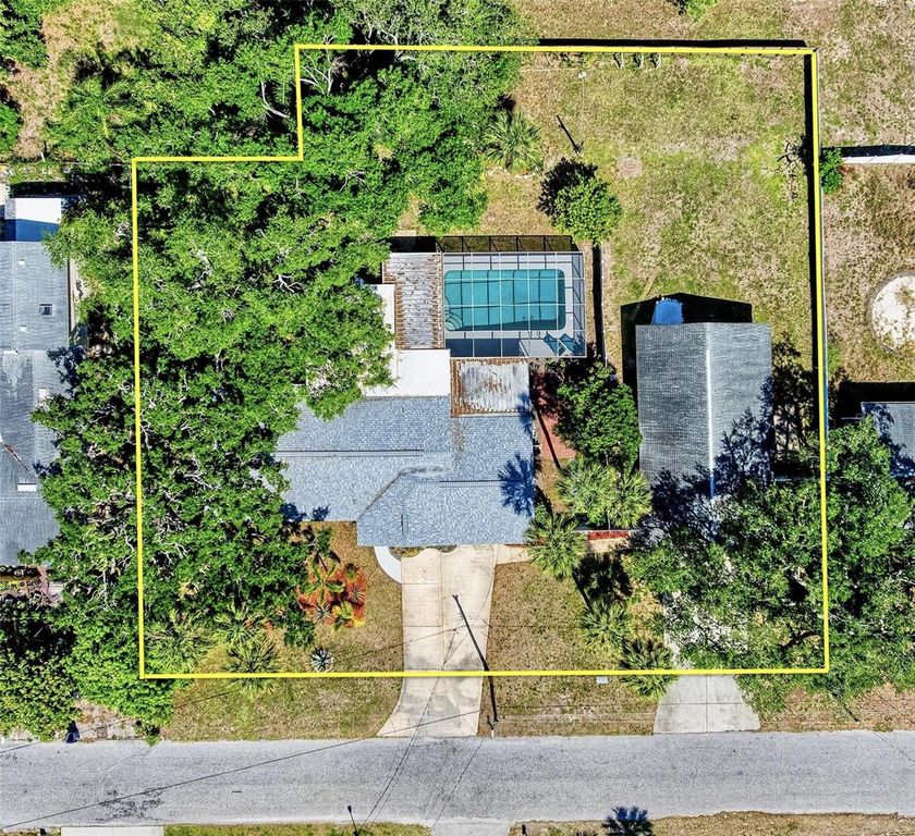 Image 2 of property listing at 5535 25TH STREET W, Bradenton, FL 34207