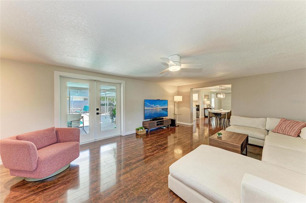 Image 16 of property listing at 5535 25TH STREET W, Bradenton, FL 34207