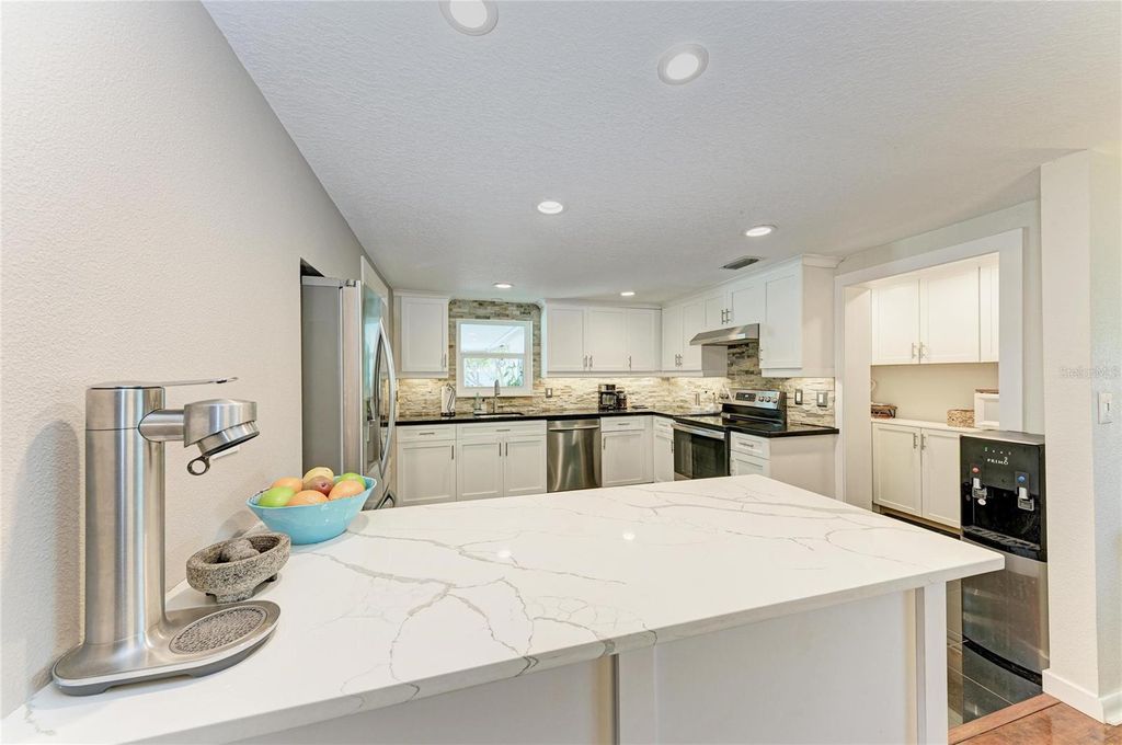 Image 19 of property listing at 5535 25TH STREET W, Bradenton, FL 34207