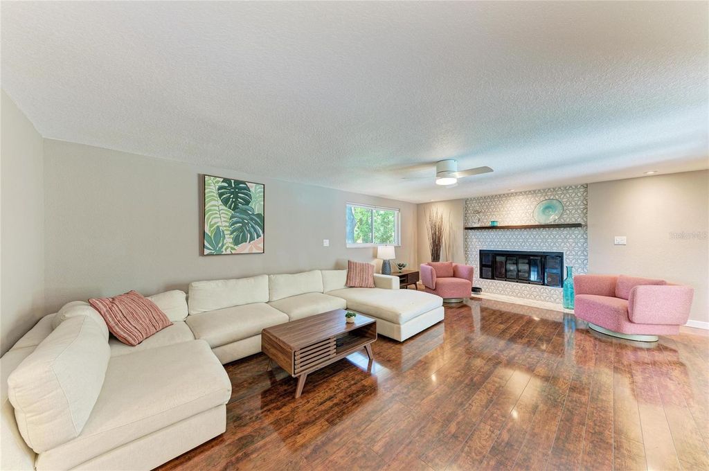 Image 3 of property listing at 5535 25TH STREET W, Bradenton, FL 34207