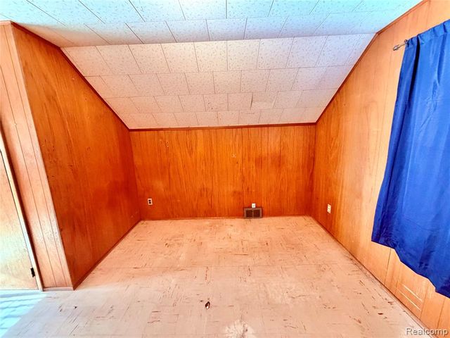 18081 Strasburg Street, Detroit, MI 48205