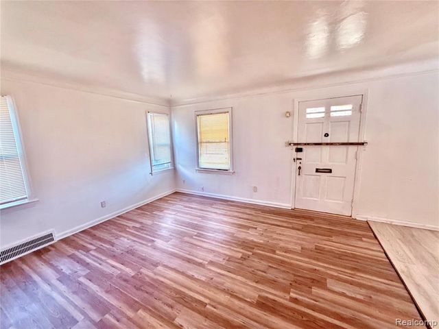 18081 Strasburg Street, Detroit, MI 48205