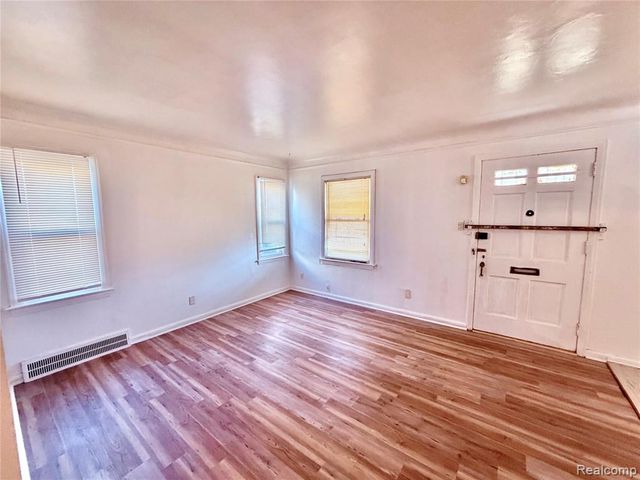 18081 Strasburg Street, Detroit, MI 48205