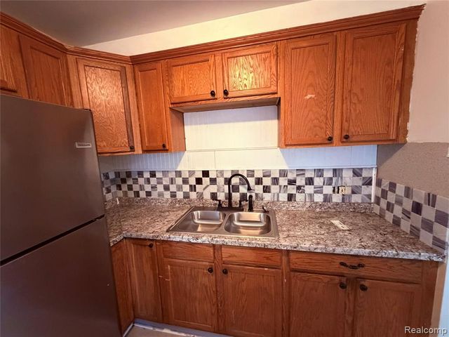 18081 Strasburg Street, Detroit, MI 48205