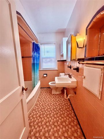 18081 Strasburg Street, Detroit, MI 48205