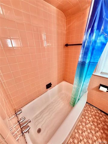 18081 Strasburg Street, Detroit, MI 48205