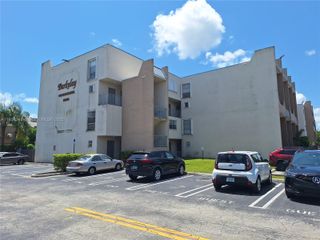 10900 SW 104th St 121, Miami, FL 33176
