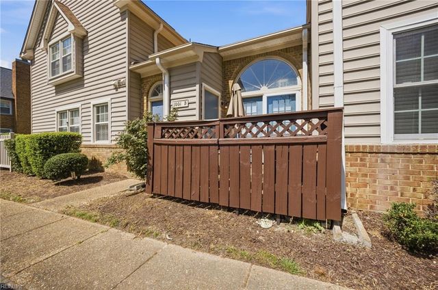 1001 Saint Andrews Way Apt B, Chesapeake, VA 23320