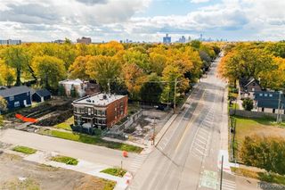 8646 Kercheval Street, Detroit, MI 48214