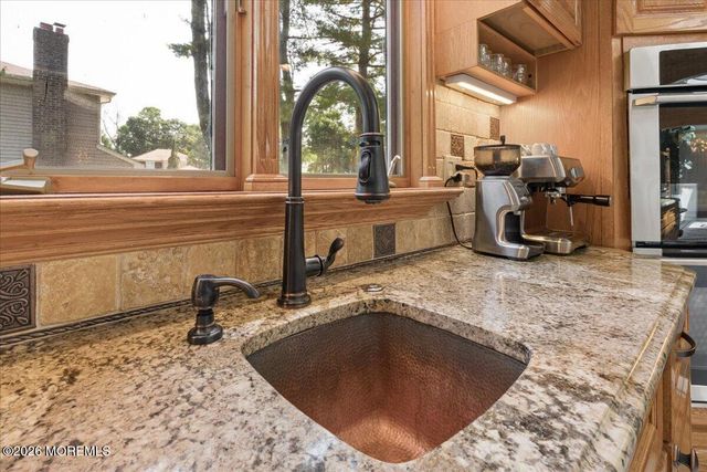5 Eli Circle, Morganville, NJ 07751