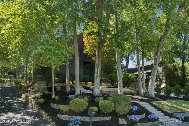 5 Eli Circle, Morganville, NJ 07751
