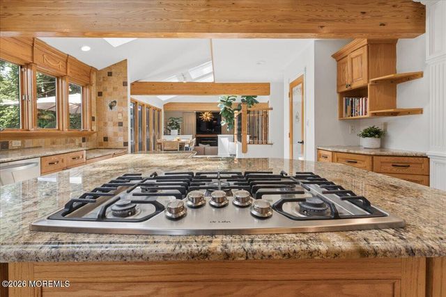 5 Eli Circle, Morganville, NJ 07751