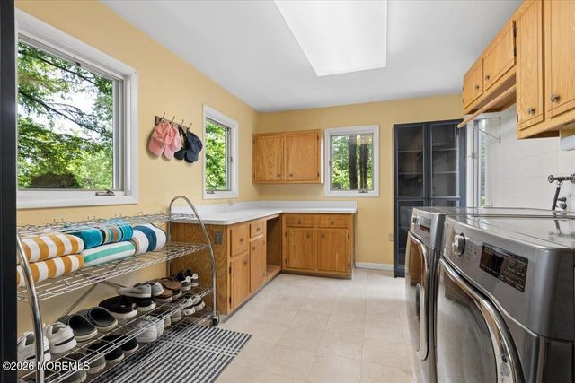 5 Eli Circle, Morganville, NJ 07751
