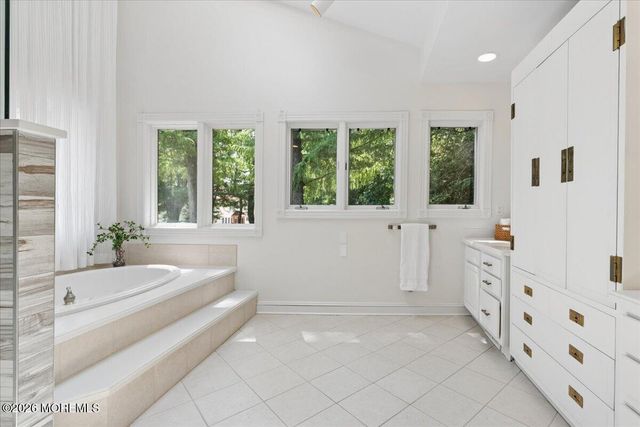 5 Eli Circle, Morganville, NJ 07751