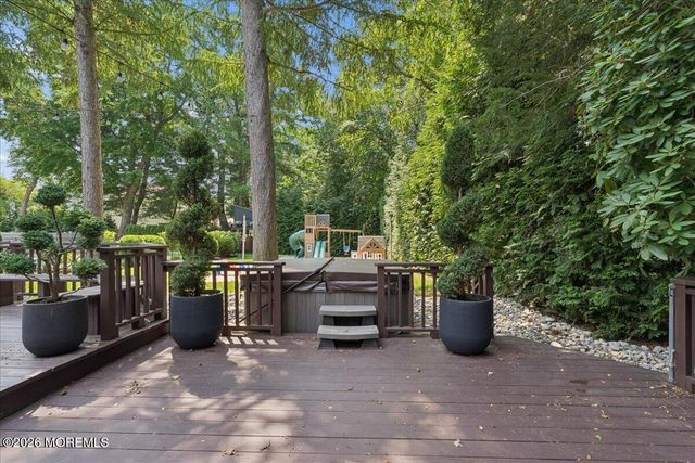 5 Eli Circle, Morganville, NJ 07751
