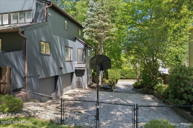 5 Eli Circle, Morganville, NJ 07751