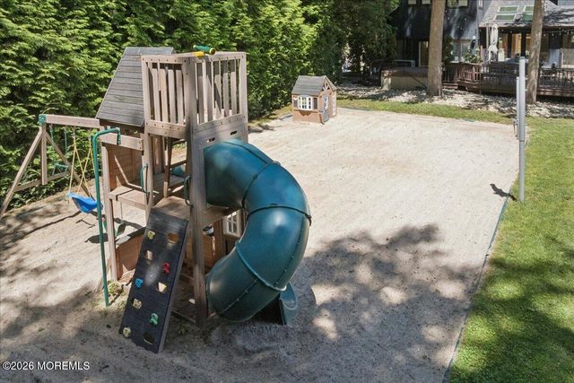 5 Eli Circle, Morganville, NJ 07751