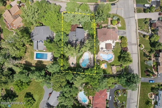 5 Eli Circle, Morganville, NJ 07751