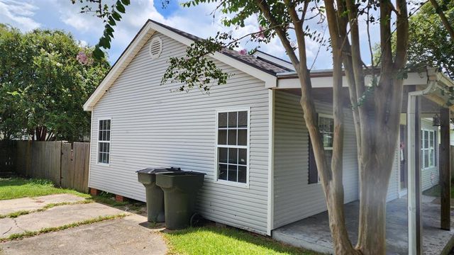 632 CLEVELAND Street, Lake Charles, LA 70601