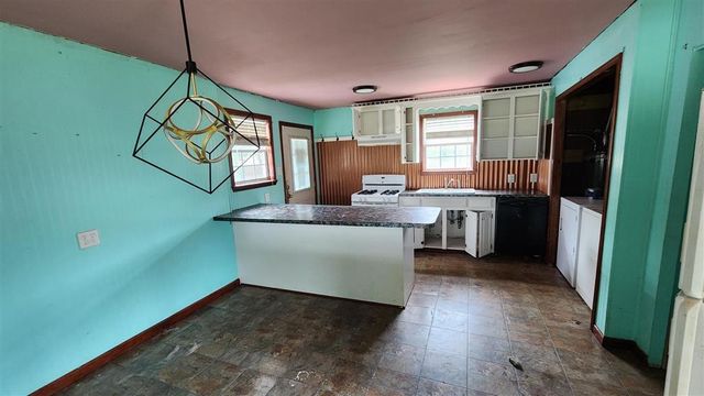 632 CLEVELAND Street, Lake Charles, LA 70601