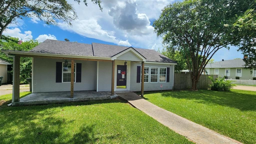 632 CLEVELAND Street, Lake Charles, LA 70601