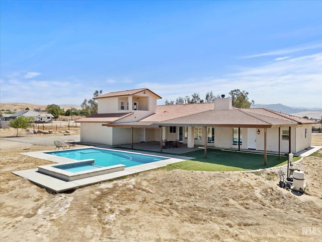 13700 Round Mountain Road, Bakersfield, CA 93308