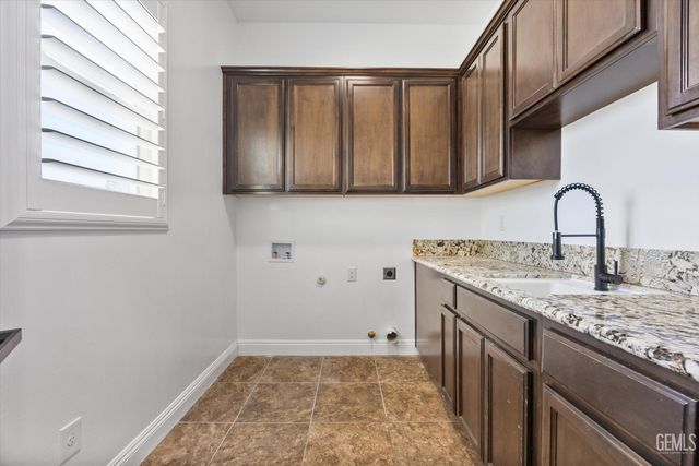 13700 Round Mountain Road, Bakersfield, CA 93308