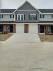 2729 Kilimanjaro Way, Rogers, AR 72758