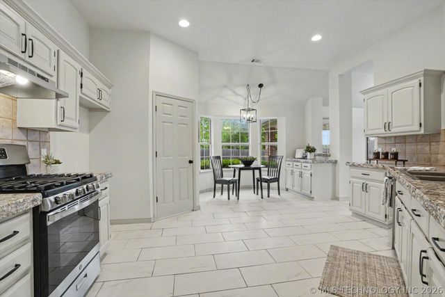 10416 E 116th Street S, Bixby, OK 74008