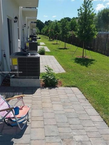 1790 SE 7th Ter 1790, Homestead, FL 33034