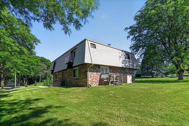 5110 Pebblebrook Drive, Madison, WI 53716