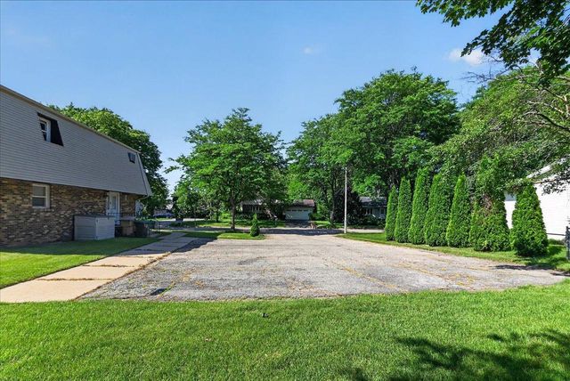 5110 Pebblebrook Drive, Madison, WI 53716