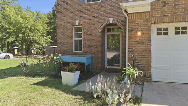 101 Amacord Way, Holly Springs, NC 27540