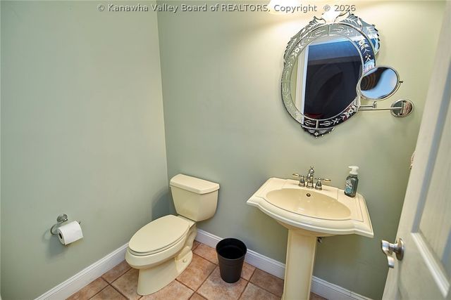 424 Woodbridge Drive, Charleston, WV 25311