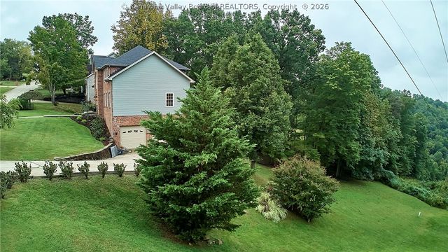 424 Woodbridge Drive, Charleston, WV 25311