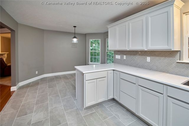 424 Woodbridge Drive, Charleston, WV 25311