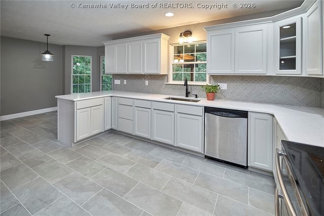 424 Woodbridge Drive, Charleston, WV 25311