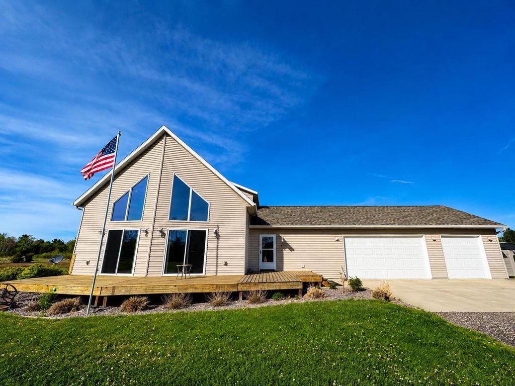 N2372 26th Avenue, Lyndon Station, WI 53944